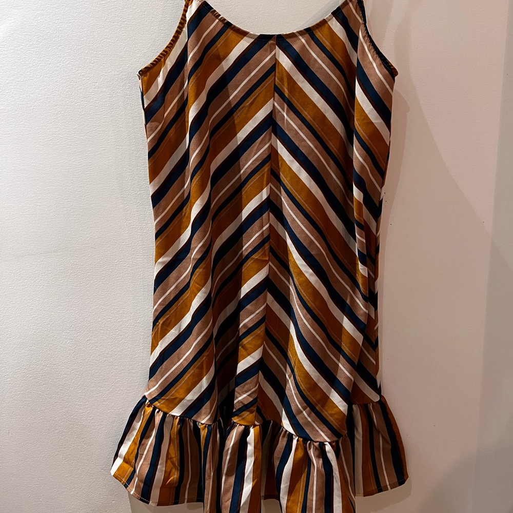 Multicolor Light Dress with ruffle on the bottom